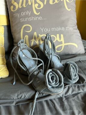 Giani Bernini Gray Floral Lace-Up Block Heel Sandals